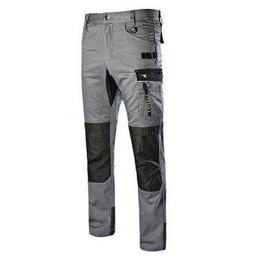 Pantalone DIADORA Pantalone in cotone poliestere con ginocchiera resistente all'acqua con apertura sul lato superiore, tasca laterale attrezzata, portamartello e portametro in materiale resistente all'abrasione.